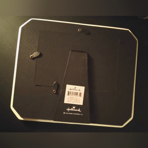 💘 Hallmark Embossed Ceramic Tabletop Photo Frame 'One Big Cozy Family' - Picture 4 of 6